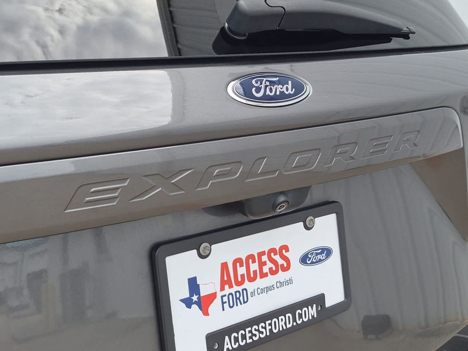 Used 2023 Ford Explorer XLT w/ Equipment Group 202A RWD image 31