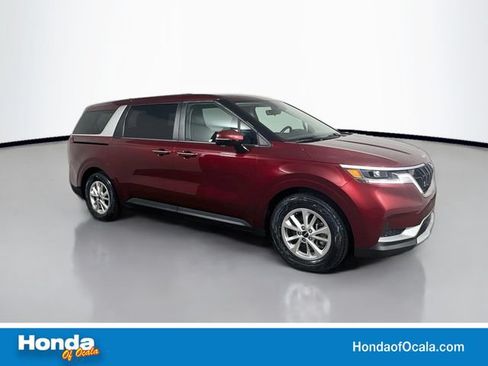 Used 2024 Kia Carnival LX FWD image 1