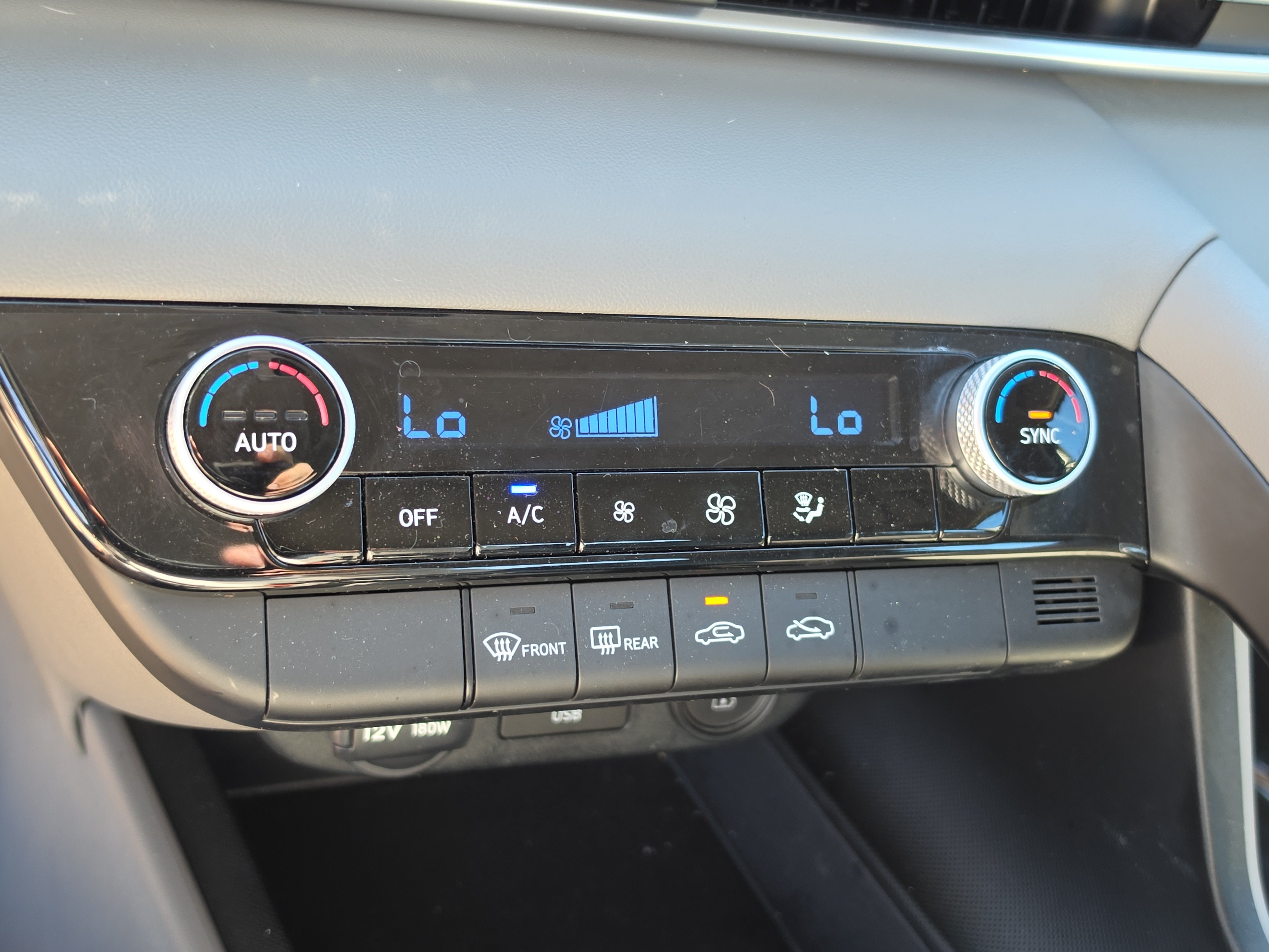 Used 2023 Hyundai Elantra SEL FWD image 24