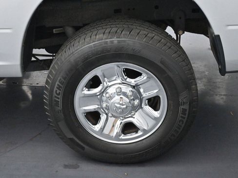 Used 2018 RAM 2500 SLT AWD/4WD image 29