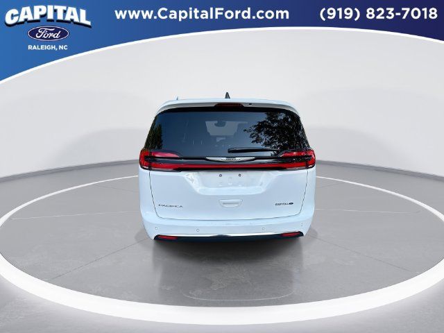 Used 2025 Chrysler Pacifica Select FWD image 7