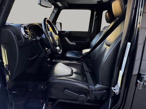 Used 2015 Jeep Wrangler Unlimited Sahara w/ Dual Top Group image 16