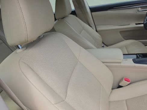 Used 2015 Lexus ES 350 w/ Premium Package FWD image 33