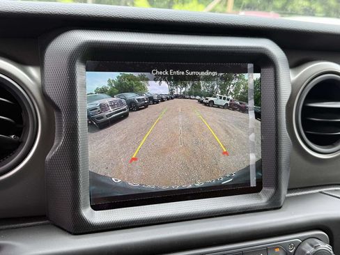 Used 2023 Jeep Wrangler Unlimited w/ Cold Weather Group AWD/4WD image 29