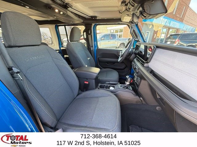 Used 2024 Jeep Wrangler Unlimited Sahara AWD/4WD image 12