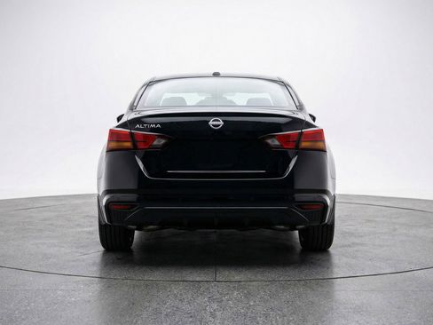 Used 2025 Nissan Altima 2.5 SV FWD image 6