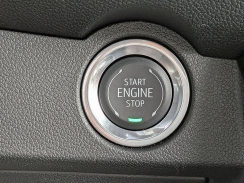 Certified 2025 Chevrolet Traverse LT FWD image 43