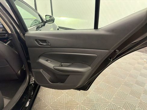 Used 2024 Nissan Altima 2.5 SV FWD image 17