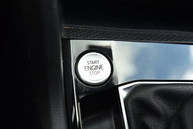 Certified 2023 Volkswagen Taos SE AWD/4WD image 16