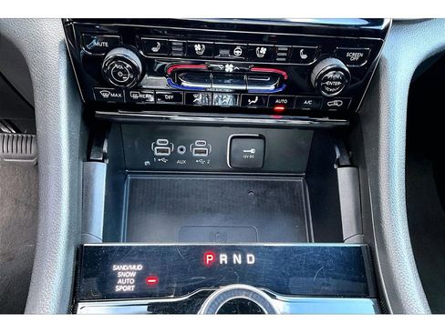 Used 2024 Jeep Grand Cherokee L Limited w/ Luxury Tech Group II image 33