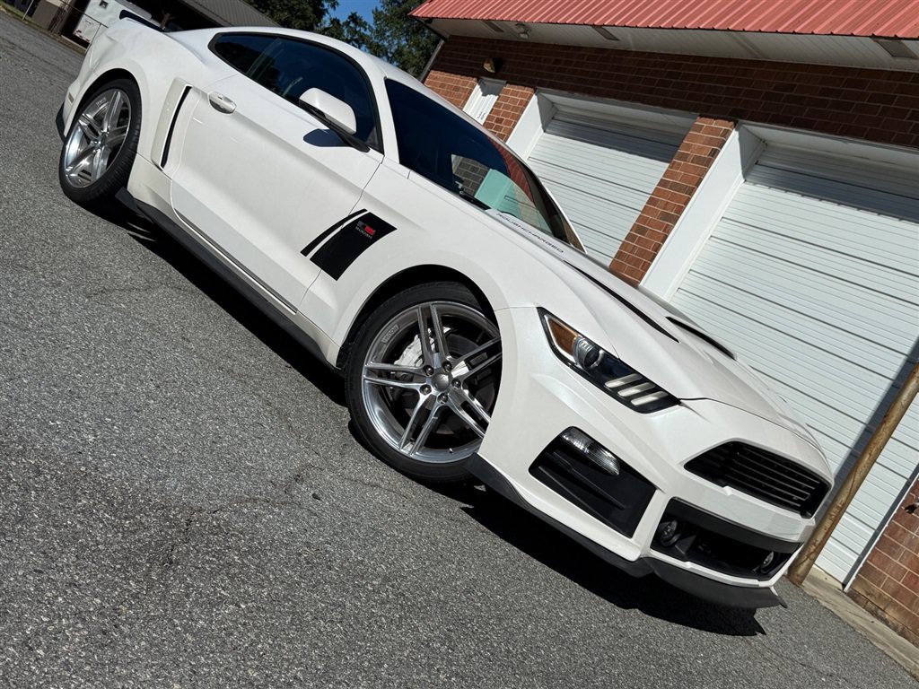 Used 2017 Ford Mustang GT Premium RWD image 29