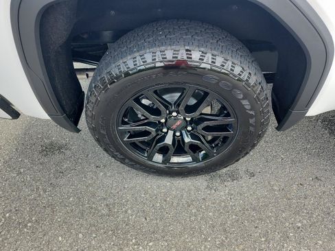 Used 2025 GMC Sierra 1500 Elevation w/ Elevation Premium Package AWD/4WD image 7