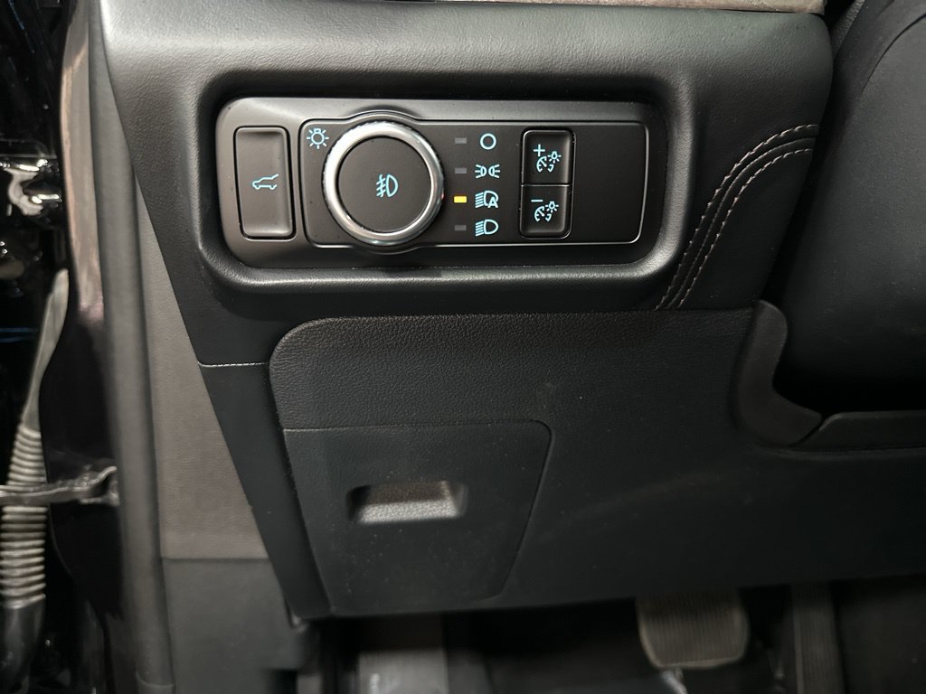 Used 2024 Ford Explorer Platinum w/ Technology Package AWD/4WD image 33