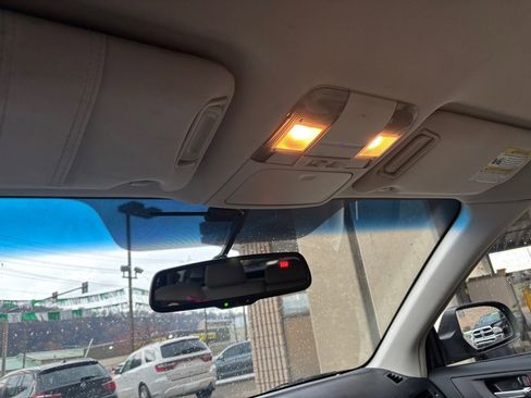 Used 2010 Subaru Outback 2.5i Premium image 13