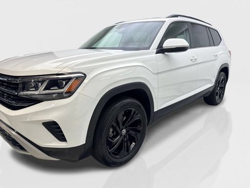 Used 2023 Volkswagen Atlas SE w/ Black Wheel Package FWD image 11