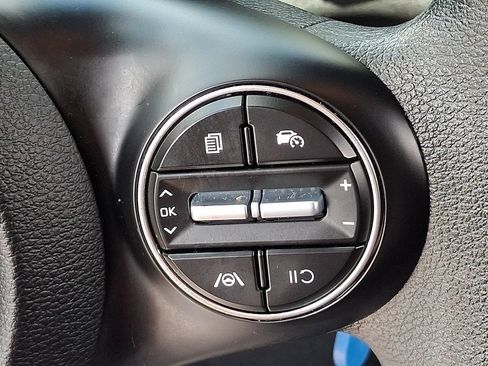 Used 2025 Kia Soul LX w/ LX Technology Package FWD image 21