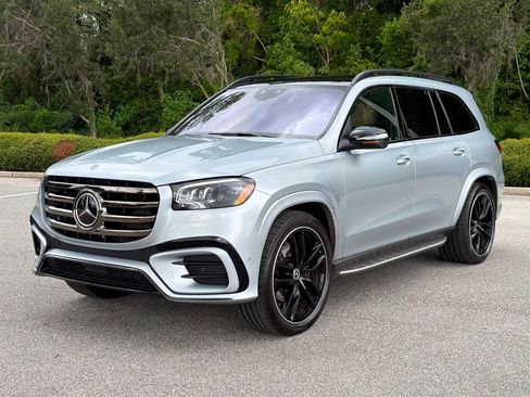 Used 2025 Mercedes-Benz GLS 450 4MATIC image 1