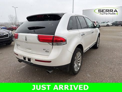 Used 2015 Lincoln MKX AWD w/ Equipment Group 102A image 3