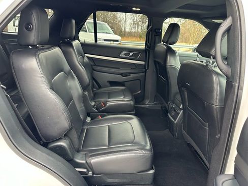 Used 2019 Ford Explorer XLT w/ Equipment Group 202A image 17