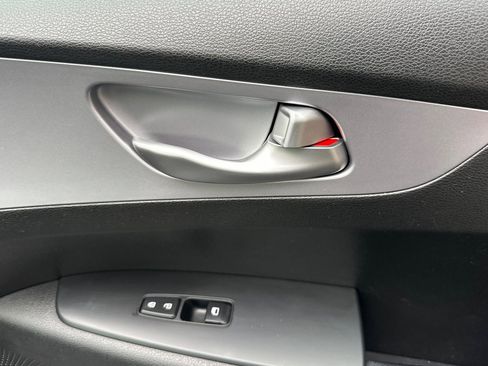 Certified 2024 Kia Forte LXS image 18