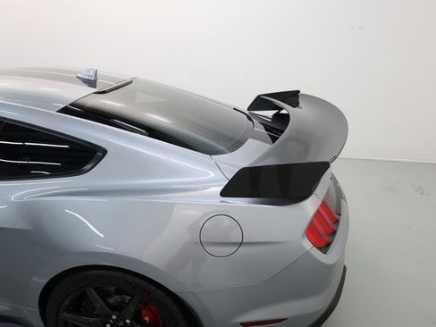 Used 2022 Ford Mustang Shelby GT500 w/ Carbon Fiber Track Pack image 63
