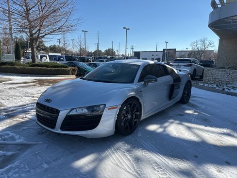 Used 2010 Audi R8 V10 image 1