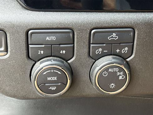 Used 2024 Chevrolet Silverado 1500 LT w/ Protection Package AWD/4WD image 16