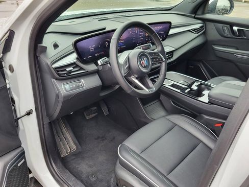 Certified 2025 Buick Enclave Preferred FWD image 16