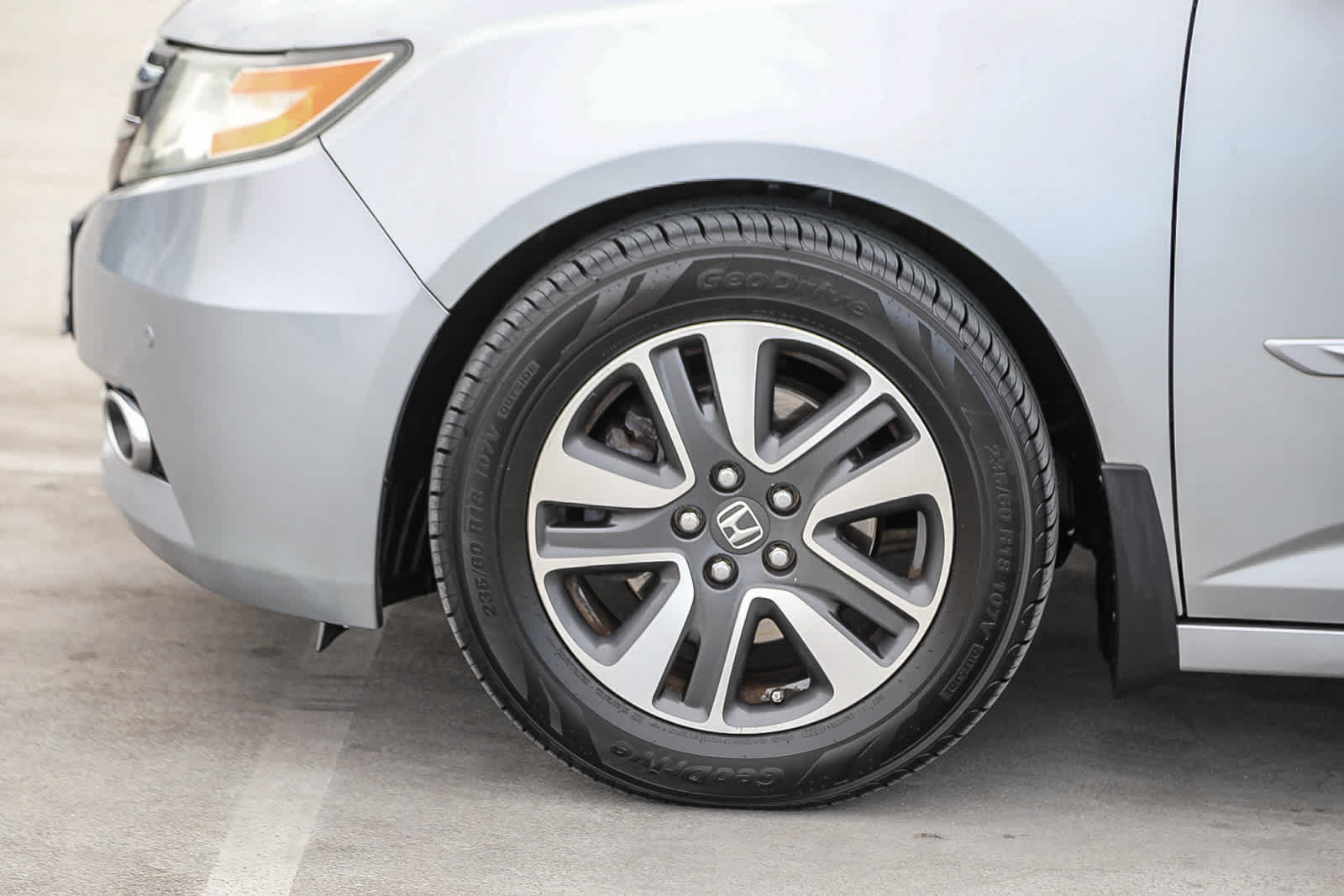 Used 2016 Honda Odyssey Touring Elite image 10