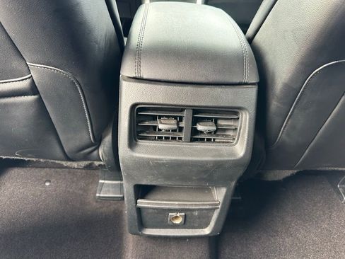 Used 2020 Ford Edge SEL image 24