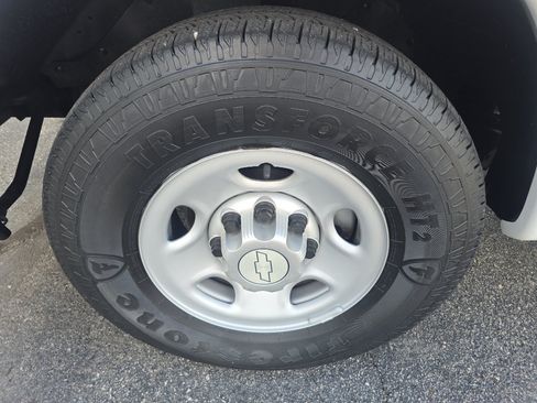Used 2015 Chevrolet Express 2500 RWD image 28