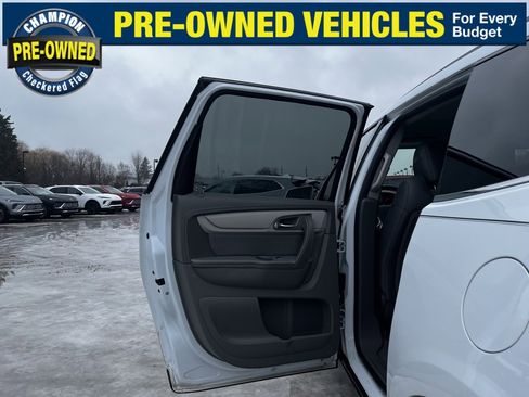 Used 2016 Chevrolet Traverse LT image 25