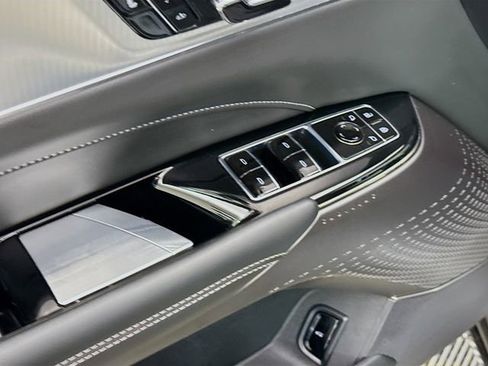 Used 2024 Cadillac Lyriq Tech image 21