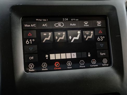 Used 2019 Jeep Cherokee Latitude Plus w/ Comfort/Convenience Group image 34