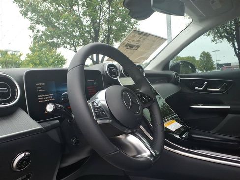 Used 2026 Mercedes-Benz GLC 350e 4MATIC image 11