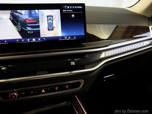 Used 2025 BMW X7 xDrive40i w/ Premium Package image 25