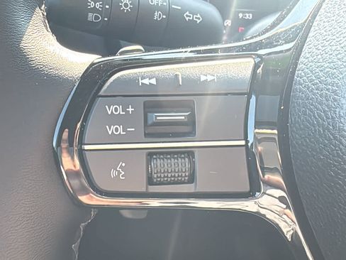Used 2025 Honda Pilot Elite image 12