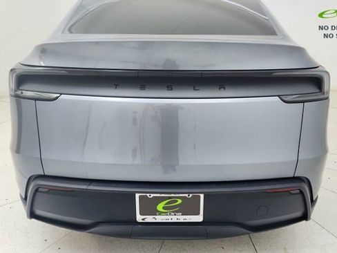 Used 2026 Tesla Model Y 2WD image 12