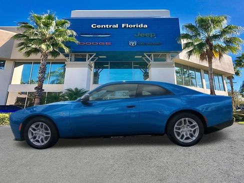 Used 2025 Dodge Charger R/T w/ Sun & Sound Package image 8