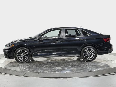 Used 2025 Volkswagen Jetta Sport image 2