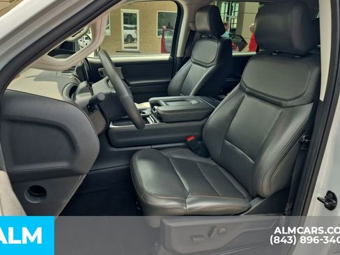 Used 2025 Ford Expedition Max Active AWD/4WD image 16