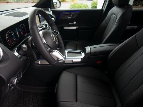 Certified 2025 Mercedes-Benz GLB 250 4MATIC image 24