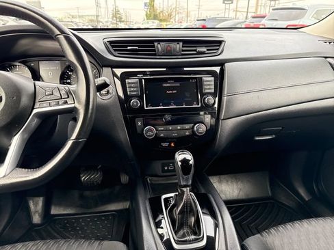 Used 2019 Nissan Rogue SV image 21