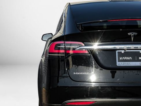 Used 2018 Tesla Model X 75D image 40