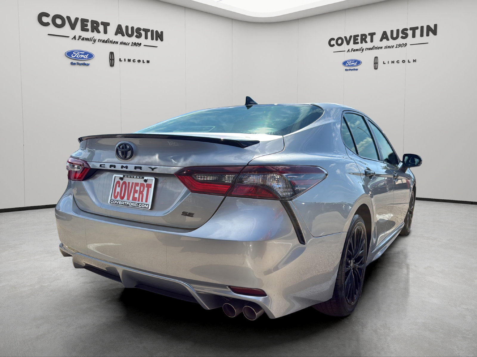 Used 2022 Toyota Camry SE w/ Carpet Mat Package (TMS) FWD image 5