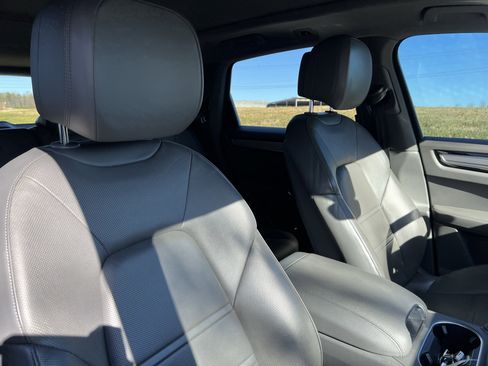 Used 2019 Porsche Cayenne image 35
