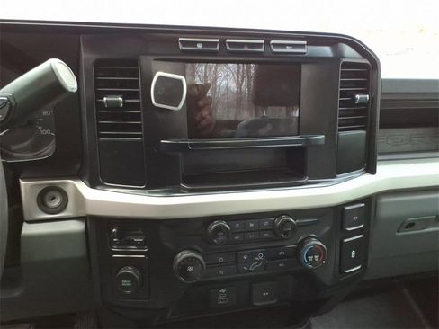 Used 2024 Ford F350 XL w/ XL Chrome Package image 16