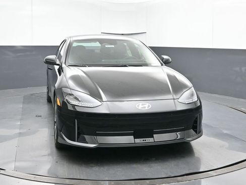 New 2025 Hyundai Ioniq 6 SE image 8