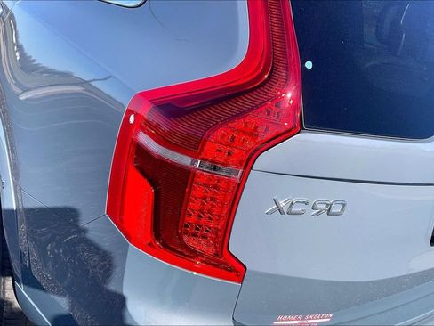 Used 2023 Volvo XC90 B6 Plus AWD/4WD image 25