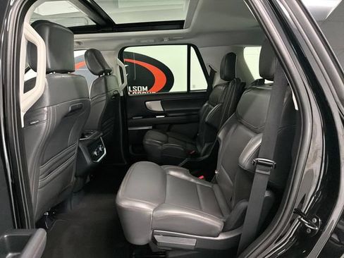 Used 2025 Ford Expedition Active AWD/4WD image 12